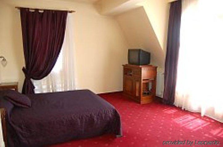 Elite Hotel Oradea Habitación foto